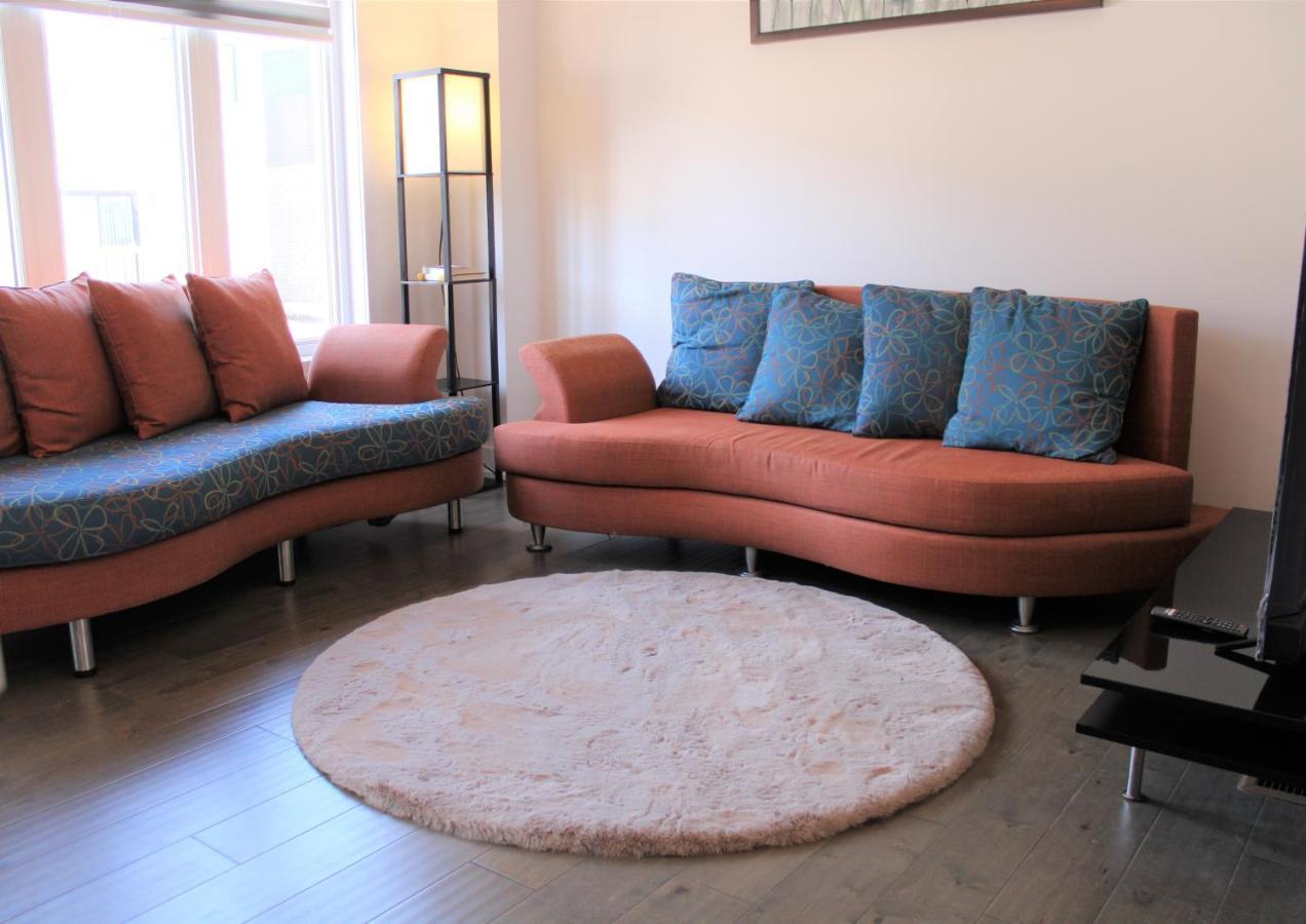 New Town House Barrie South Villa ภายนอก รูปภาพ