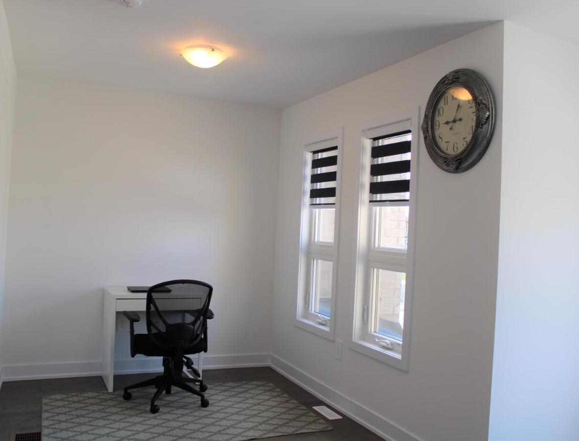 New Town House Barrie South Villa ภายนอก รูปภาพ