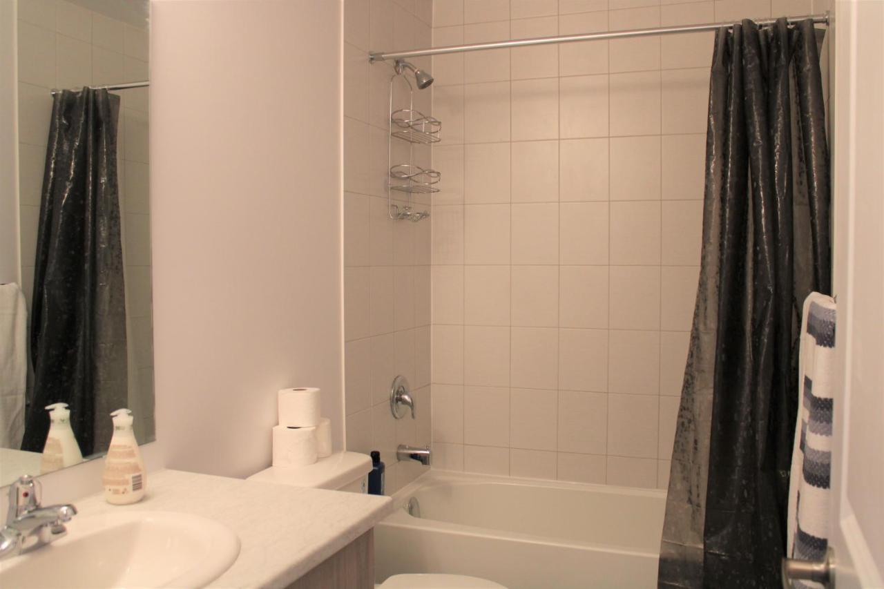 New Town House Barrie South Villa ภายนอก รูปภาพ