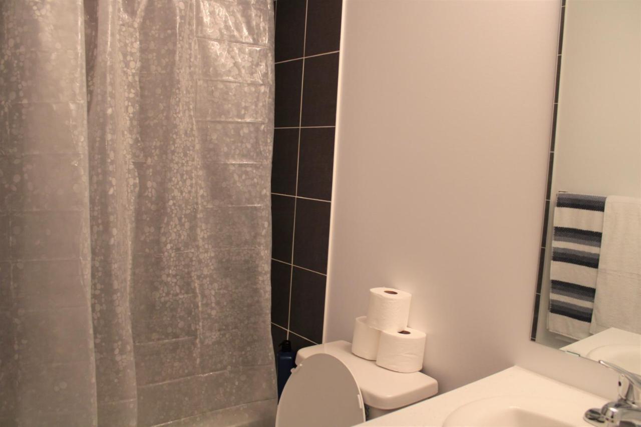 New Town House Barrie South Villa ภายนอก รูปภาพ